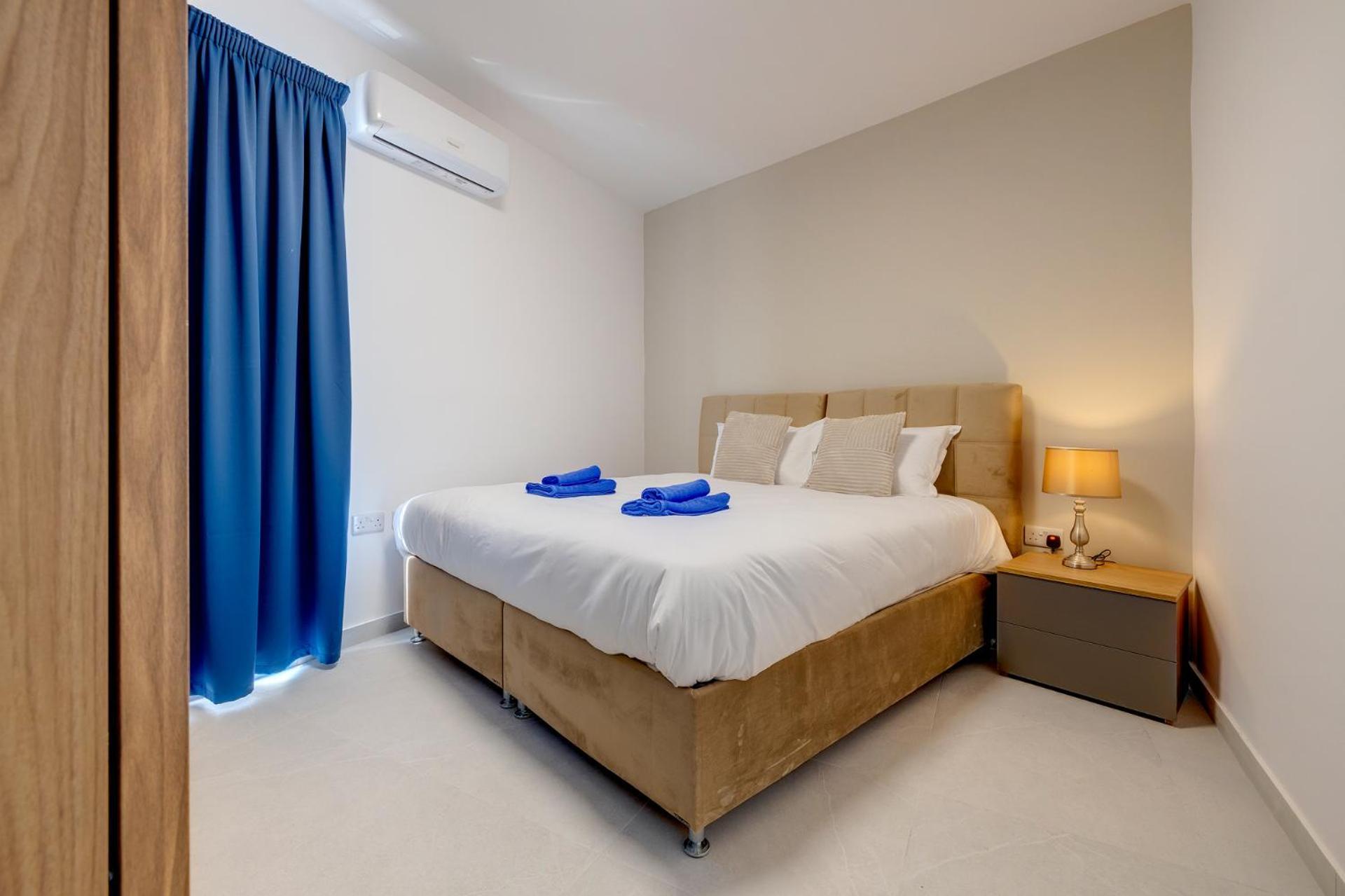 Wave Crest Holiday Apartments St. Paul's Bay Buitenkant foto
